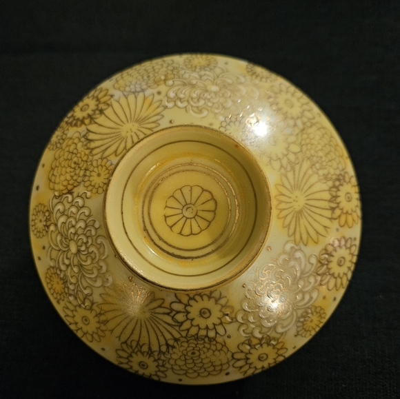 Kutani handpainted bowl with lid from Japan - Picture 10 of 10